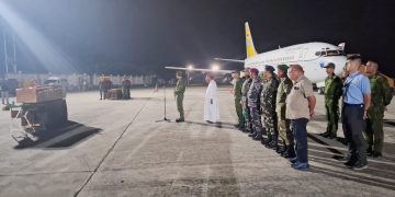 Gugur dalam Misi Kemanusiaan, Pilot AMA Dilepas dengan Penghormatan di Sentani