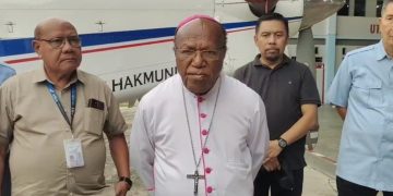 Uskup Jayapura Kecam Penembakan Pilot AMA di Yahukimo: “Kami Tak Pernah Angkut TNI, Polri