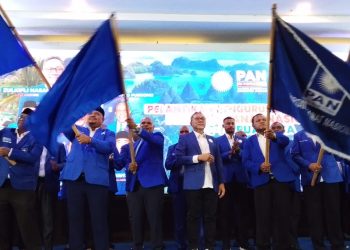 Lantik Pengurus PAN Se-Tanah Papua, Zulkifli Hasan Pasang Target Enam Kursi DPR RI untuk Putra-Putri Papua