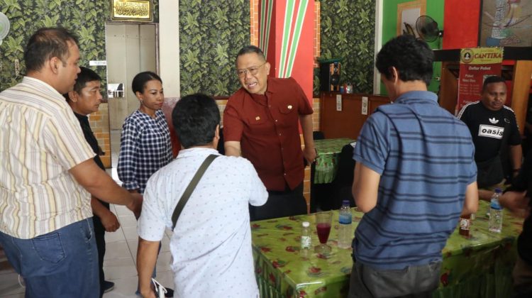 Silaturahmi bersama wartawan yang berlangsung dalam suasana hangat dan penuh keakraban. (Foto: Cornelia Mudumi)