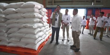 Dirut BULOG Cek Kesiapan Stok Beras di Gudang Argapura