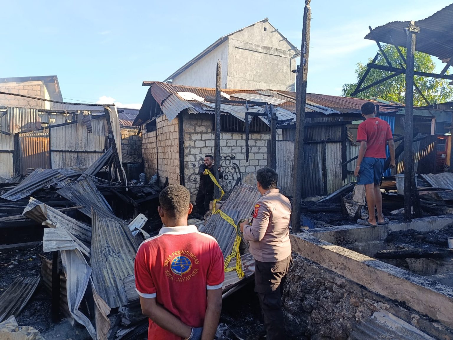 Lima Rumah Terbakar di Jayapura Selatan, Pemadaman Berlangsung Hampir Dua Jam. (Foto: Istimewa)