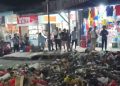 Tumpukan Sampah Lumpuhkan Akses Jalan di Pasar Lama Sentani, Pedagang Protes