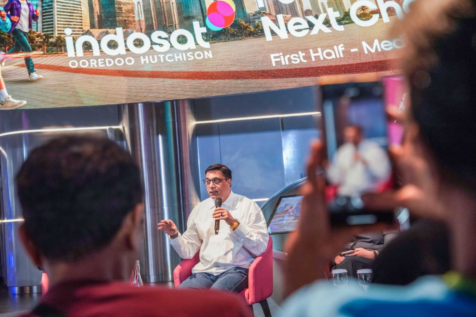 ●	Indosat akan terus mendorong pertumbuhan berkelanjutan melalui inovasi AI, kepemimpinan  di  bidang  ESG,  dan  pengembangan  talenta  digital. (Foto: Istimewa)