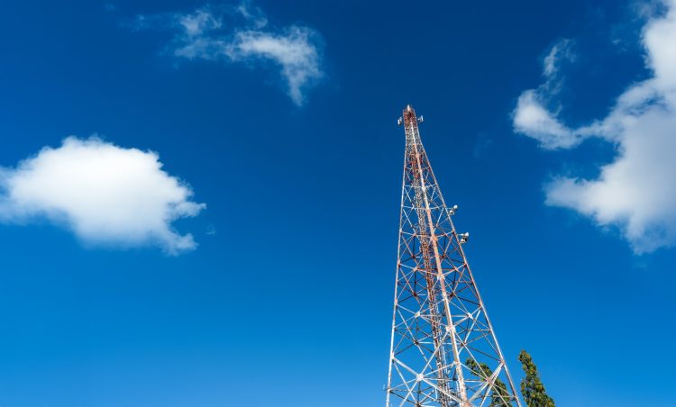 Indosat memperkuat infrastrukturnya melalui pengoperasian lebih dari 19.500 BTS 4G. (Foto: Istimewa)