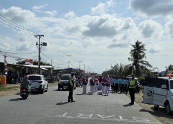 Lomba Gerak Jalan Indah di Sorong Perkuat Sinergi Polri dan Masyarakat