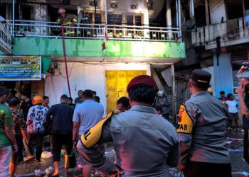 Kebakaran Hanguskan Rumah Tiga Lantai di Apo Kali, Penyebabnya Masih Selidiki