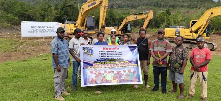 Ondoafi Kampung Maribu membuka ruang dialog untuk menjelaskan kabar rencana pemindahan pembangunan Sekolah Rakyat. (Foto: Istimewa)