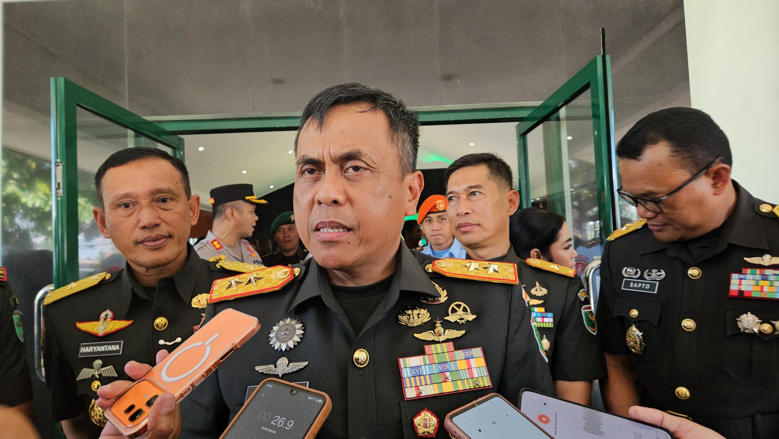 Pangdam XVII/Cenderawasih , Mayjen TNI Febriel Buyung Sikumbang. (Foto: Cornelia Mudumi)