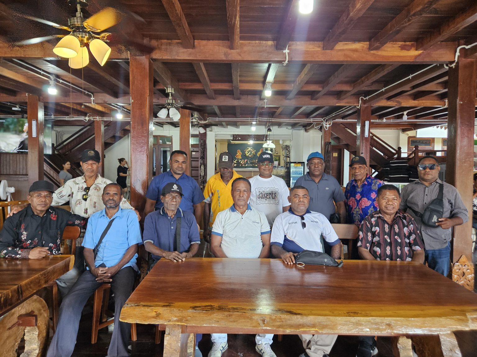 Tokoh Adat Jayapura Ajak Warga Jaga Perdamaian. (Foto: Cornelia Mudumi)