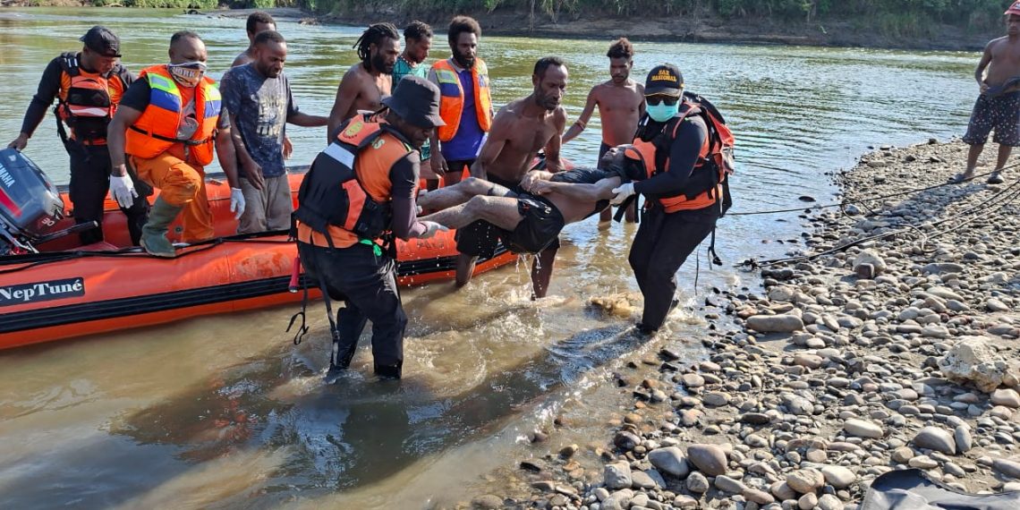 Tim SAR Gabungan Evakuasi Pemuda yang Hanyut di Sungai Baliem. (Foto: Istimewa)