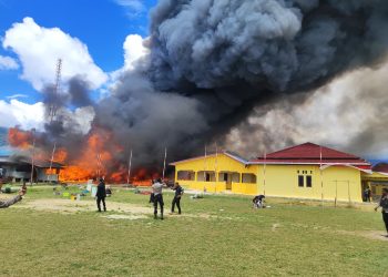 17 Petak Barak Polres Mamberamo Tengah Ludes Terbakar, Puluhan Personel Terdampak
