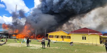 17 Petak Barak Polres Mamberamo Tengah Ludes Terbakar, Puluhan Personel Terdampak
