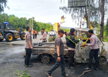 Gran Max Hantam Pembatas Jalan dan Terbakar, Dua Orang Tewas 