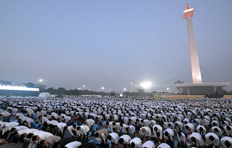 100.000 jemaah padati Zikir dan Doa Kebangsaan sebagai pembuka rangkaian peringatan Hari Ulang Tahun (HUT) ke-81 Kemerdekaan Republik Indonesia. (Foto: Istimewa)
