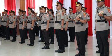 Kapolda Papua Tekankan Integritas Saat Lantik Pejabat Utama dan 13 Kapolres