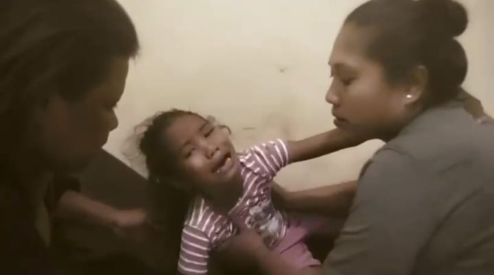 Salah satu siswa yang mengalami keracunan. (Foto: Istimewa)