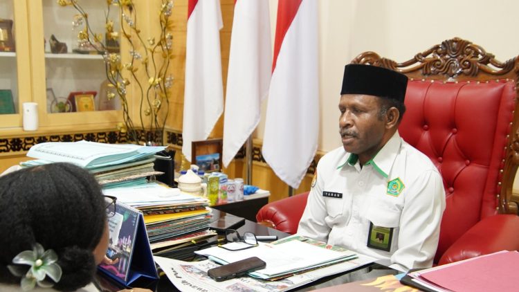 Kepala Kantor Wilayah (Kakanwil) Kementerian Agama (Kemenag) Provinsi Papua, Klemens Taran. (Foto: Istimewa)