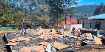 Gubernur dan Kapolda Papua Tengah Cek Fasilitas Rusak, Pengamanan Ilaga Diperkuat
