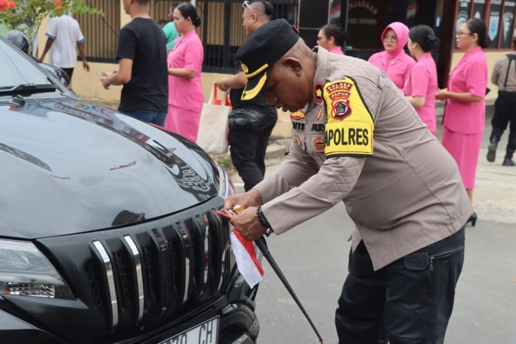 Polres Supiori Ajak Warga Kibarkan Merah Putih, Semarakkan HUT ke-81 RI. (Foto: Istimewa)