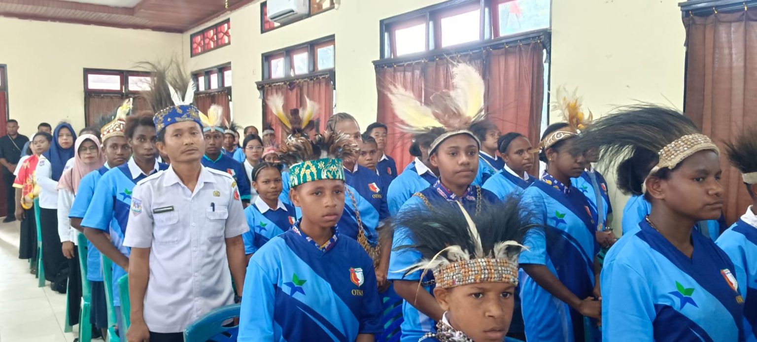 Pembukaan Lomba Pemilihan Duta Baca yang digelar di Aula Gereja Rehobot, Kabupaten Boven Digoel. (Foto: Istimewa)