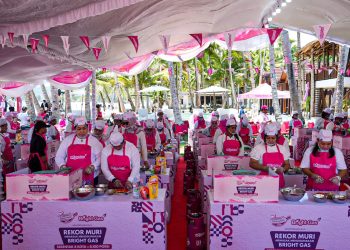 Masak Serentak di Delapan Kota, Pertamina Patra Niaga Bagikan 8.100 Porsi Makanan, 750 Porsi di Kota Jayapura