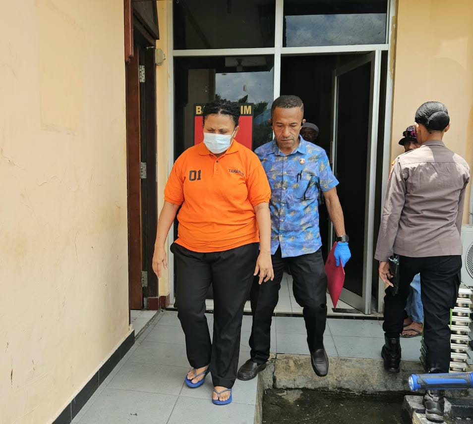 Seorang perempuan atau Ibu Kandung berinisial EW ditetapkan sebagai tersangka kasus kekerasan anak. (Foto: Istimewa)