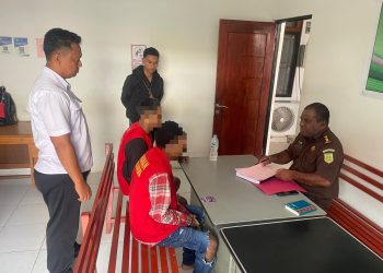 Polresta Jayapura Limpahkan Dua Tersangka Kasus Ganja 1,74 Kg ke Kejaksaan
