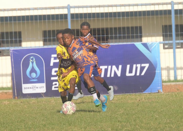 Tiket final kemudian disusul SSB Nafri. Menghadapi Serui Football Academy, Nafri tampil solid sepanjang pertandingan dan berhasil mengakhiri laga dengan kemenangan 3-0. (Foto: Cornelia Mudumi)