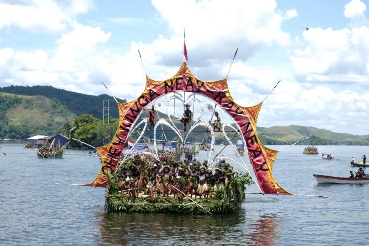 Kekayaan budaya pada event Festival Danau Sentani (FDS) XV. (Foto: Cornelia Mudumi)