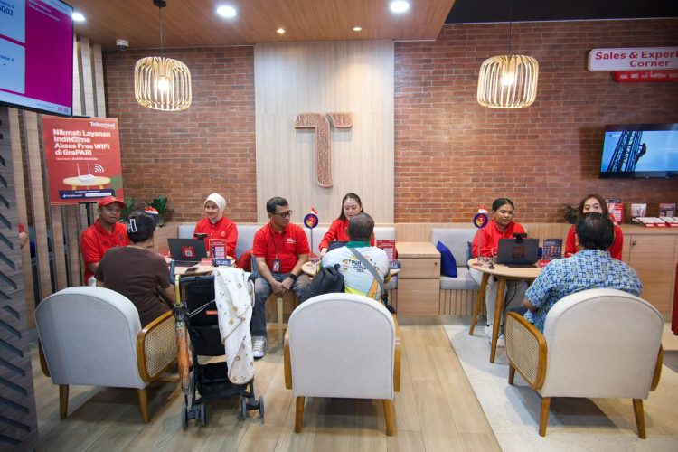 Telkomsel Regional Maluku dan Papua saat interaksi dan apresiasi bagi pelanggan di GraPARI. (Foto: Istimewa)