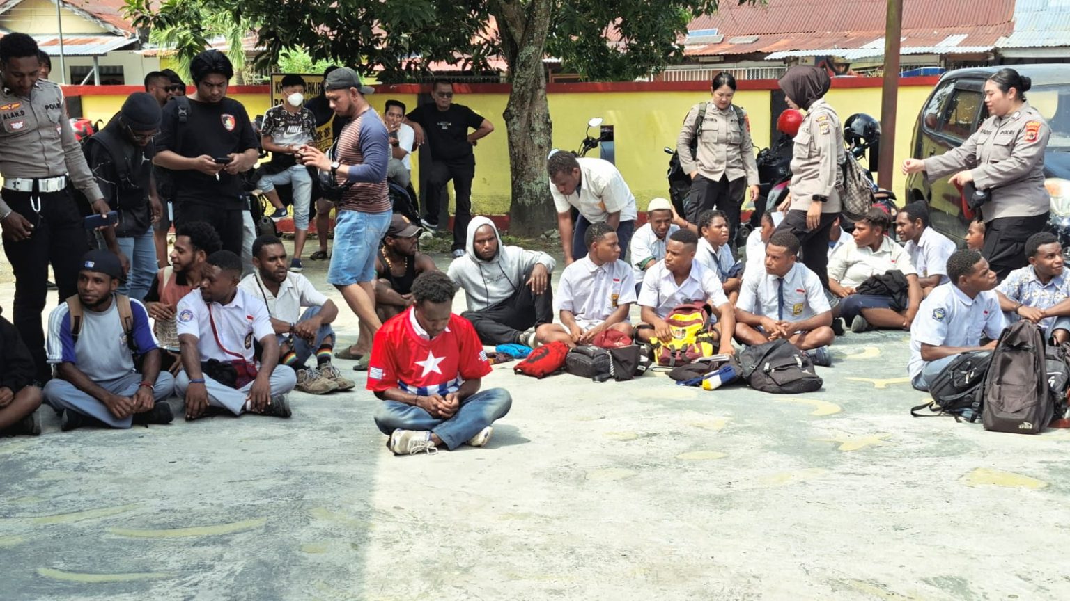 Pelajar saat diamankan jajaran Polres Jayapura saat diduga hendak mengikuti aksi Solidaritas Pelajar West Papua. (Foto: Istimewa)