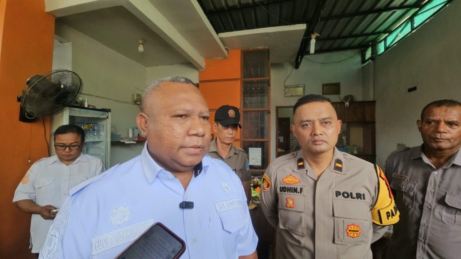 Kepala Bapenda Kabupaten Jayapura, Budi P. Yokhu. (Foto:  Cornelia Mudumi)