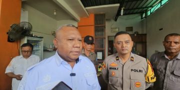 Tunggakan Pajak Dilunasi, Bapenda Jayapura Lepas Stiker Bakso Bunda