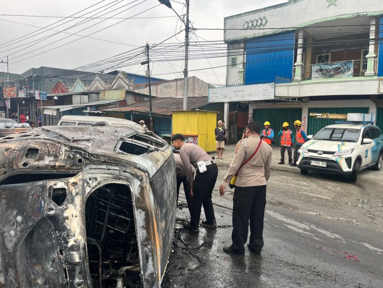 Kecelakaan tunggal itu terjadi di Jalan Raya Abepura–Sentani, tepat di depan Apotek Sentani Farma. (Foto: Istimewa)