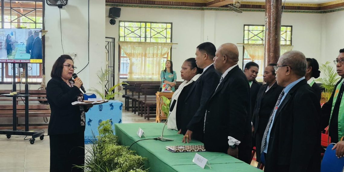 Persidangan yang berlangsung di Jemaat GKI Zoar Abeale, Sentani, Jumat (16/10/2026). Foto: Cornelia Mudumi