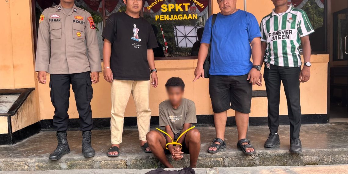 Remaja Terduga Pelaku Penyerangan Perempuan Ditangkap Polsek Sentani Timur. (Foto: Istimewa)