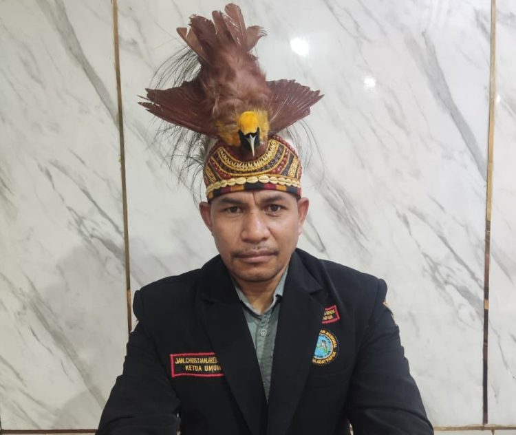 Ketua Umum Dewan Pimpinan Nasional Pemuda Adat Papua, Jan Christian Arebo. (Foto: Istimewa)