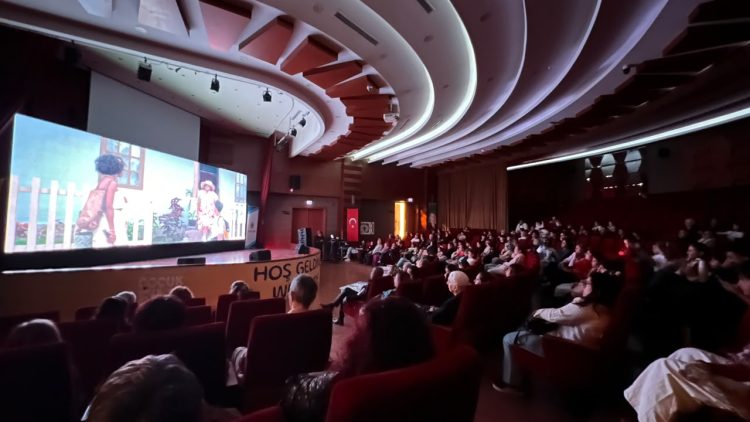 Film Teman Tegar: Maira ditayangkan di Tuzla, Istanbul, Turki. Film Indonesia karya Sutradara Anggi Frisca itu meraih penghargaan Global Peace and Friendship di Universal Kids Film Festival 2026. (Foto: Istimewa)