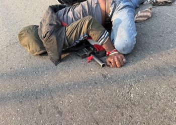 Kecelakaan di Jalan Sentani–Abepura, Pengendara Motor Diamankan Terkait Dugaan Membawa Senjata Api