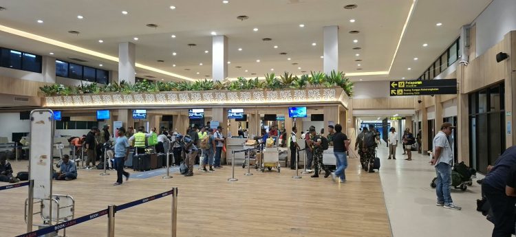 Bandar Udara Sentani Kabupaten Jayapura. (Foto: Cornelia Mudumi)