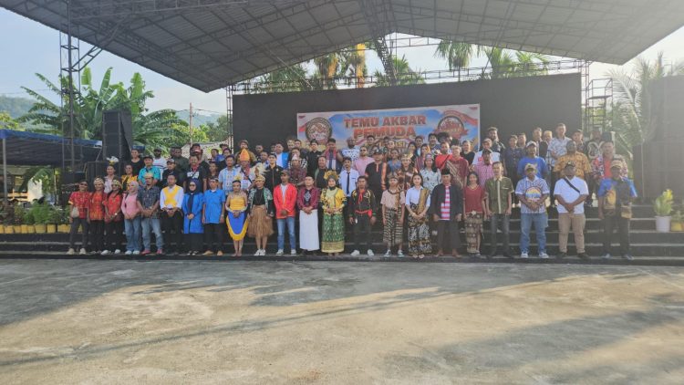 100 paguyuban pemuda mendeklarasikan Forum Komunikasi Pemuda Nusantara (FKPN) dalam Temu Akbar Pemuda. (Foto: Istimewa)