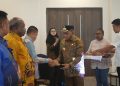 Bupati Puncak Serahkan DPA Perubahan 2026, Tekankan Kreativitas di Tengah Efisiensi Anggaran