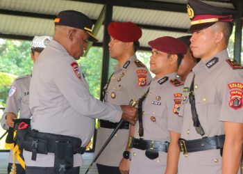 Rotasi Tiga Pejabat Polres Supiori, Kapolres Apresiasi Pengabdian Pejabat Lama